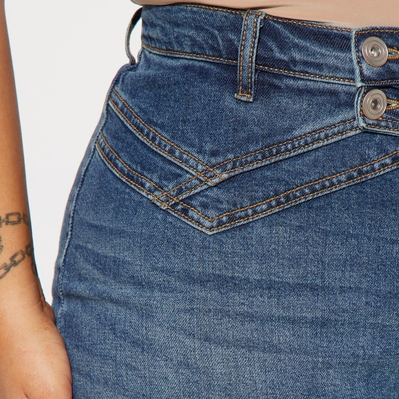 Medium Wash Baggy Jeans - Picture 3 of 6